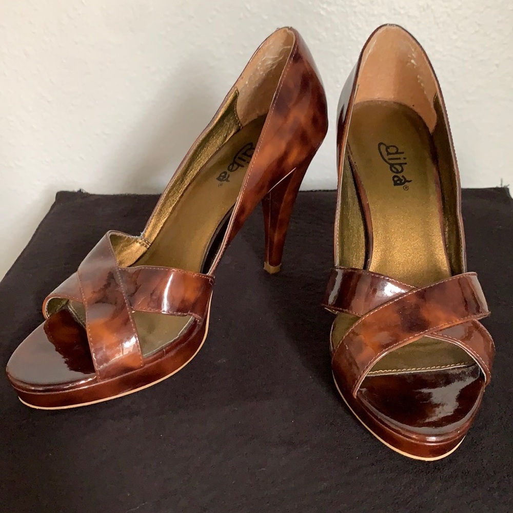 Tortoise Peep Toe Dress Heels. EUC. Size 7.5